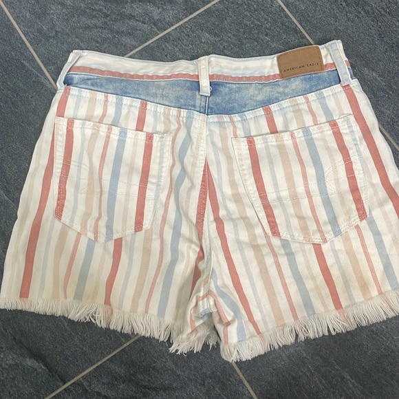 NWOT Striped Mom Shorts! - Picture 2 of 5